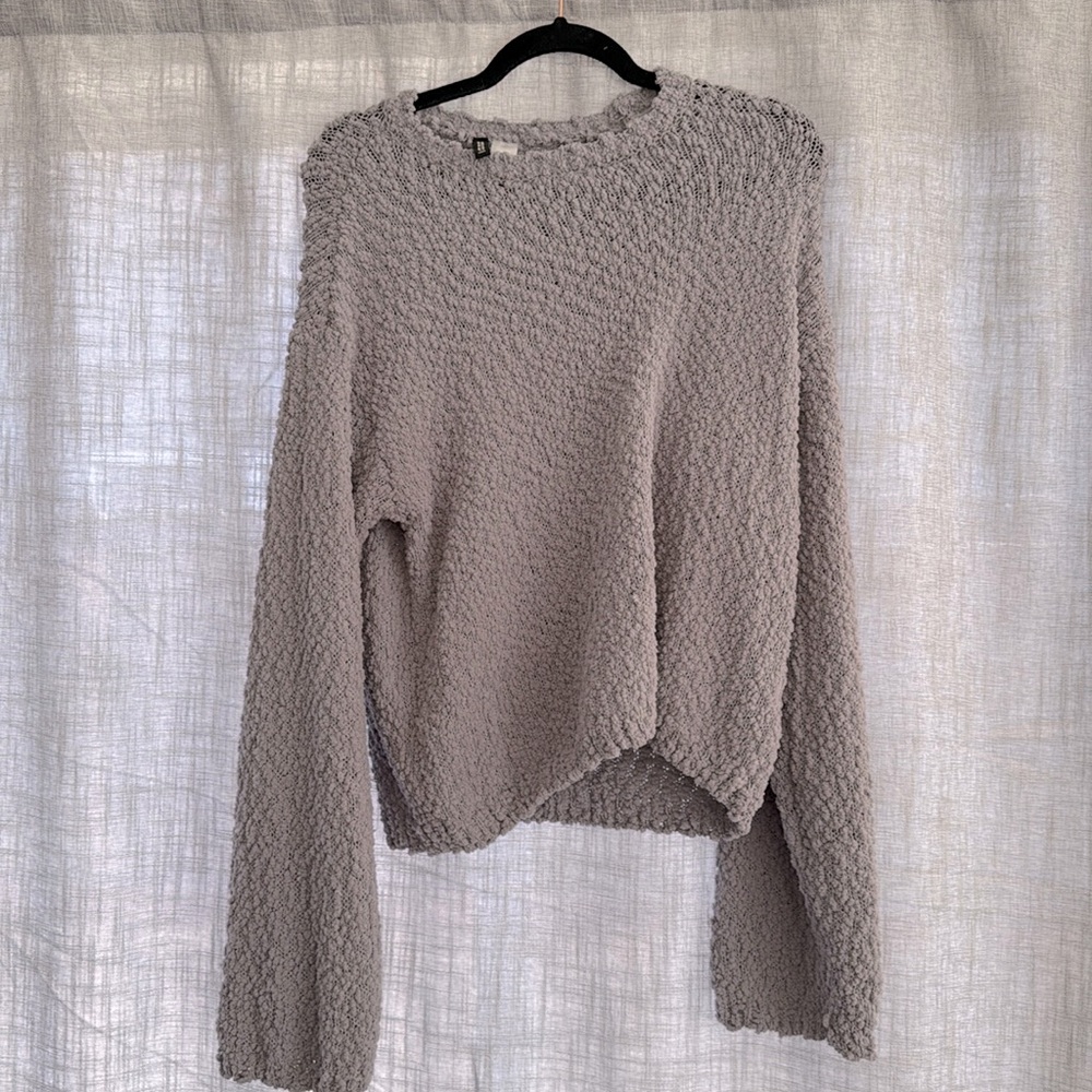 Grey popcorn knit sweater XS